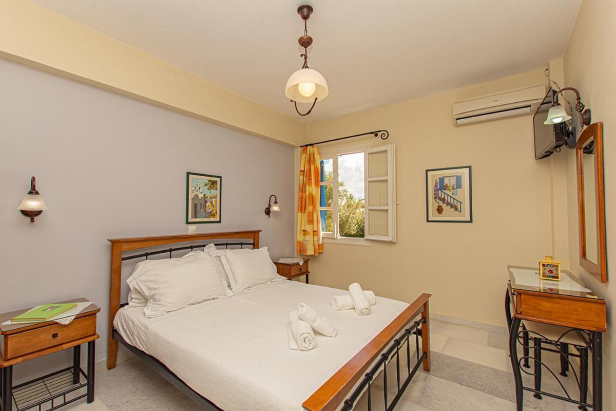Maroussa Studios Agia Anna  Bagian luar foto